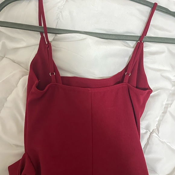 Lucy in the sky mini dress in res/burgundy color size XS!!good for hoco or event - Picture 4 of 4